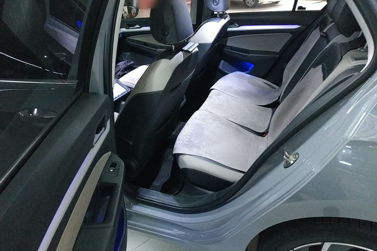 Volkswagen Golf 2022 imagem de carro #17