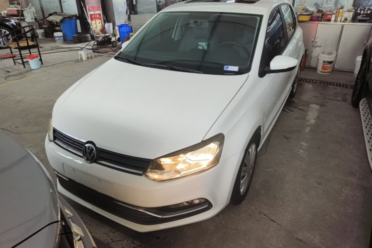 Volkswagen Polo 2018 car image #3