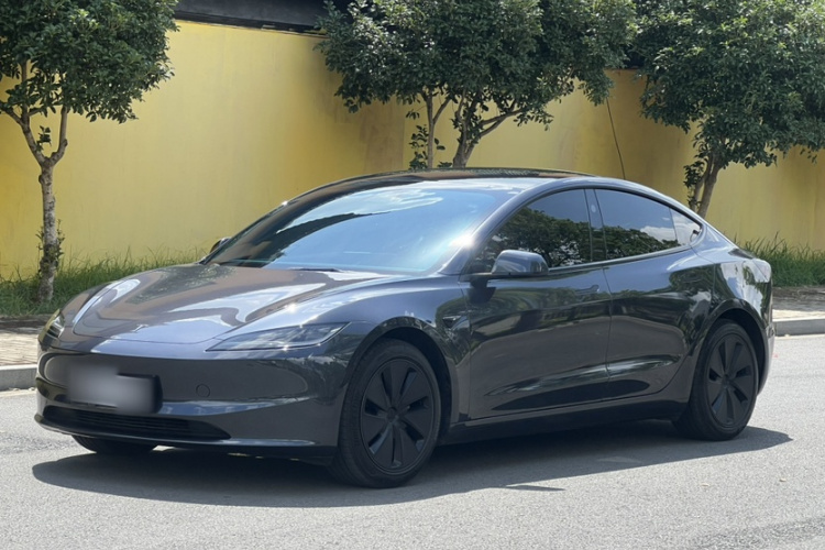 Tesla Model 3 2025 #2 Tesla Model 3 2025 car image #2