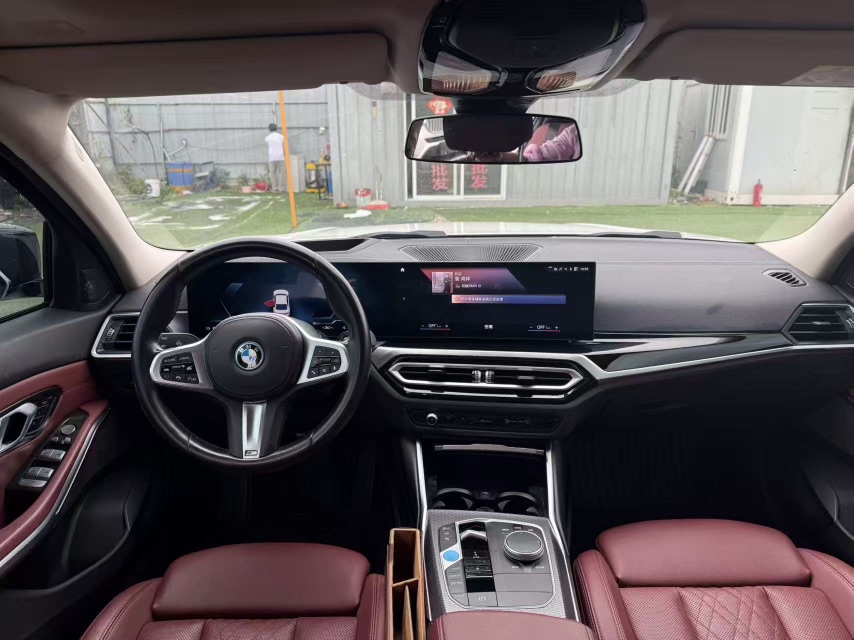 BMW i3 2023 car image #2