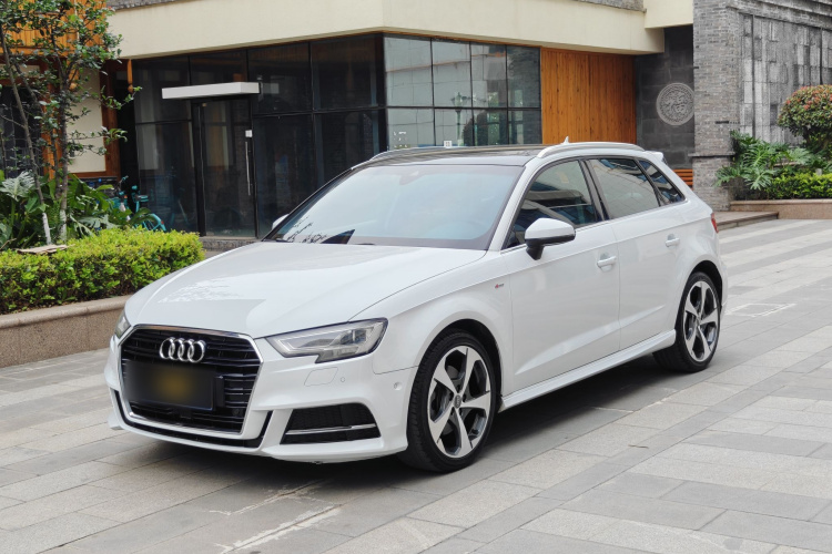 Audi A3 2017 car image #3