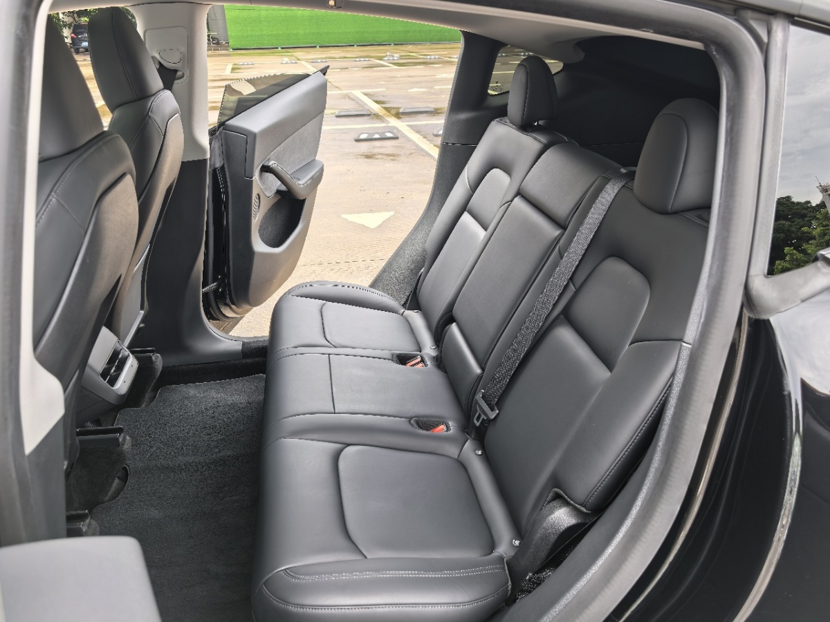 Tesla Model Y 2022 car image #8