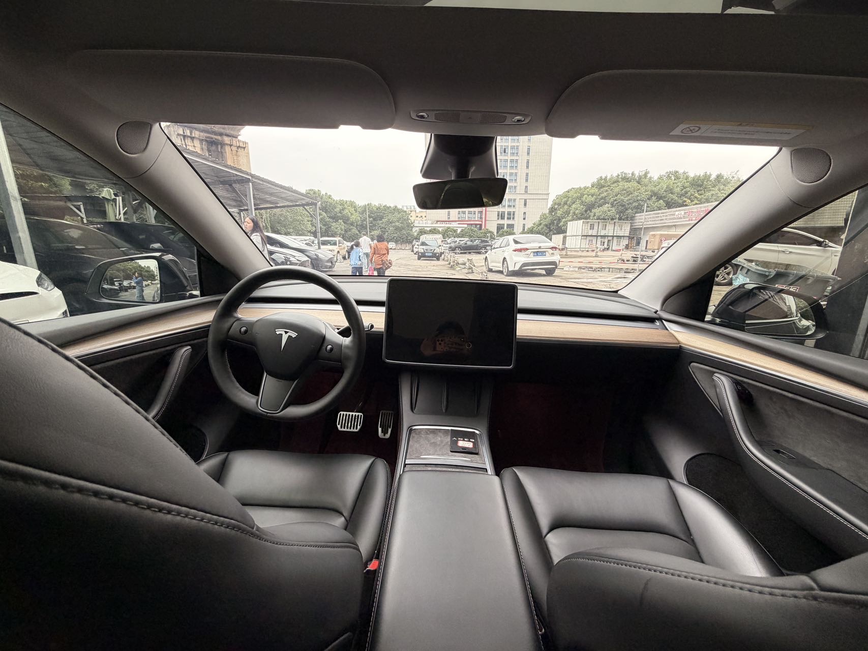 Tesla Model Y 2022 #4 Tesla Model Y 2022 car image #4