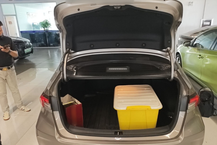 Toyota Corolla 2023 car image #19