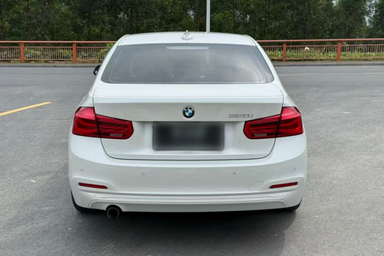 BMW 3 Series 2015 car image #11