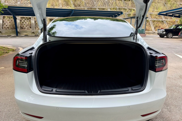 Tesla Model 3 2022 car image #26