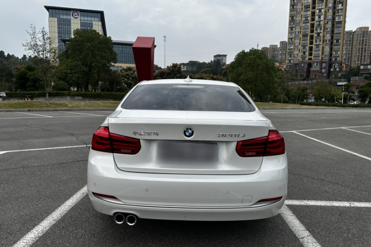 BMW 3 Series 2018 car image #7