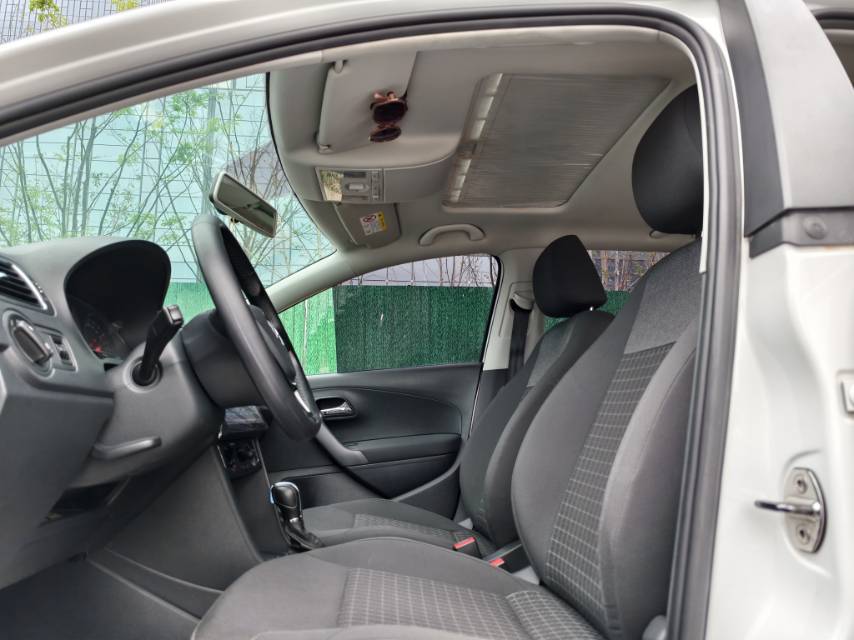 Volkswagen Polo 2017 car image #7