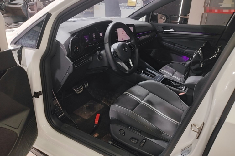 Volkswagen Golf 2023 #16 Volkswagen Golf 2023 صورة سيارة #16
