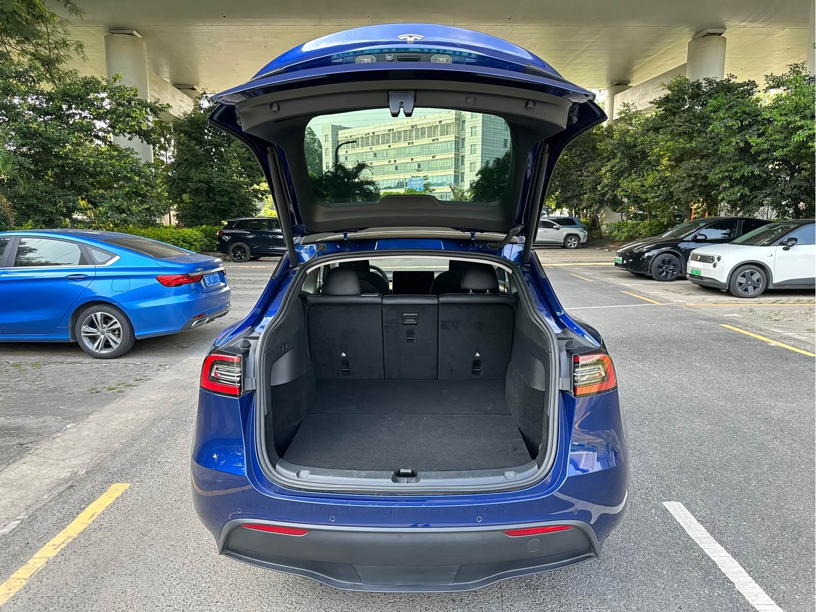 Tesla Model Y 2023 #20 Tesla Model Y 2023 car image #20