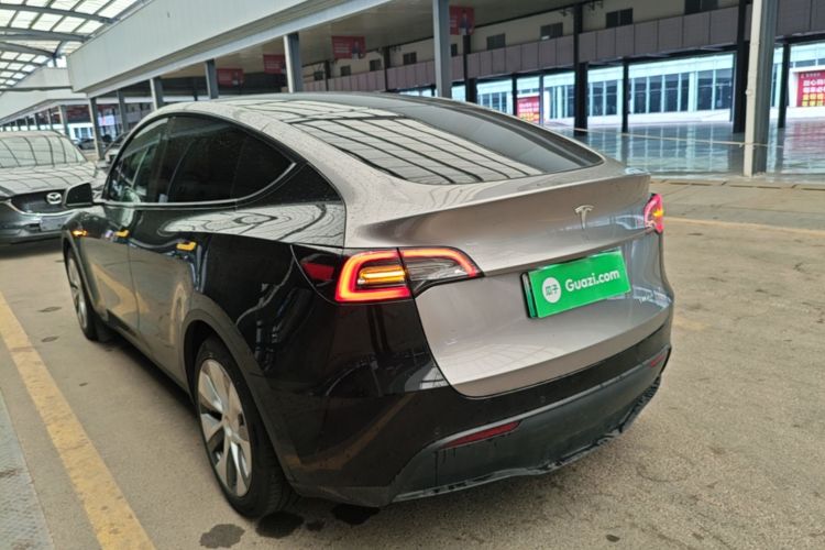 Tesla Model Y 2022 car image #5