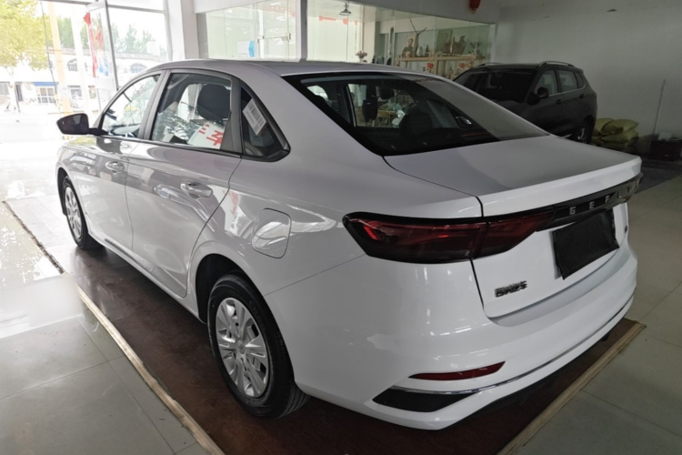 GEELY Emgrand 2026 car image #7