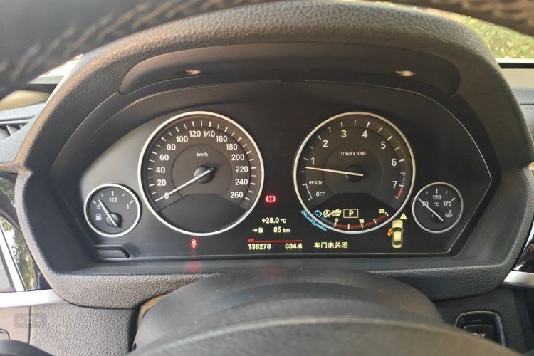 BMW 3 Series 2018 car image #13