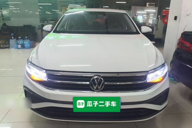 Volkswagen Bora 2023 car image #3