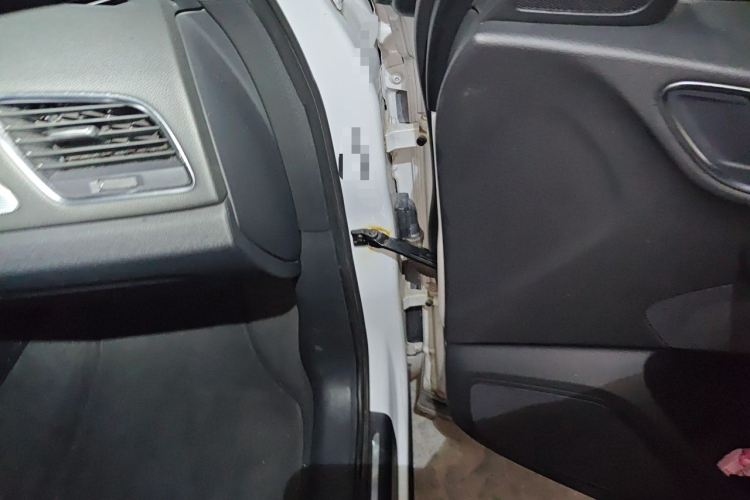 Audi Q3 2014 car image #25