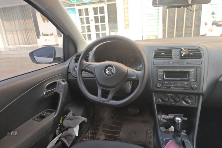 Volkswagen Polo 2017 car image #12