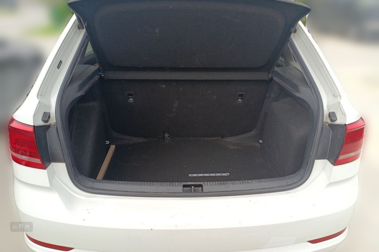 Volkswagen Santana 2017 car image #21