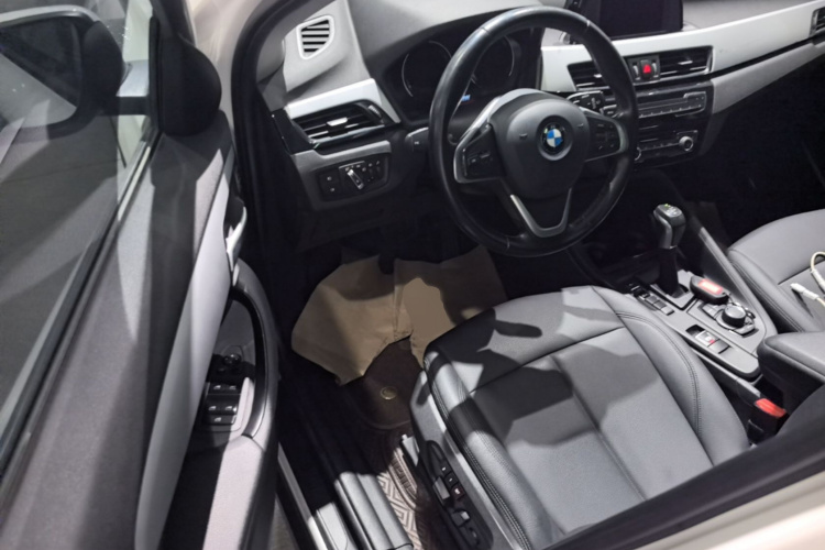 BMW X1 2018 car image #16