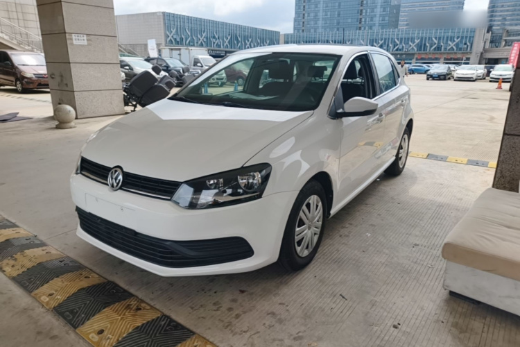 Volkswagen Polo 2017 car image #2