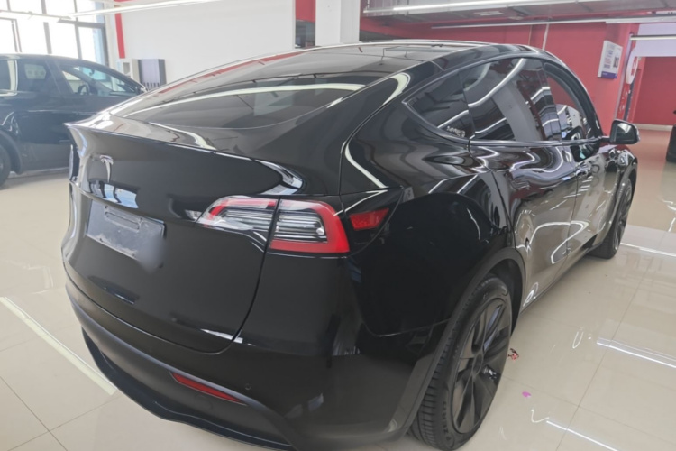 Tesla Model Y 2023 #7 Tesla Model Y 2023 car image #7