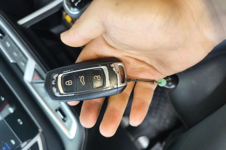 GEELY Vision X6 2018 immagine di auto #11