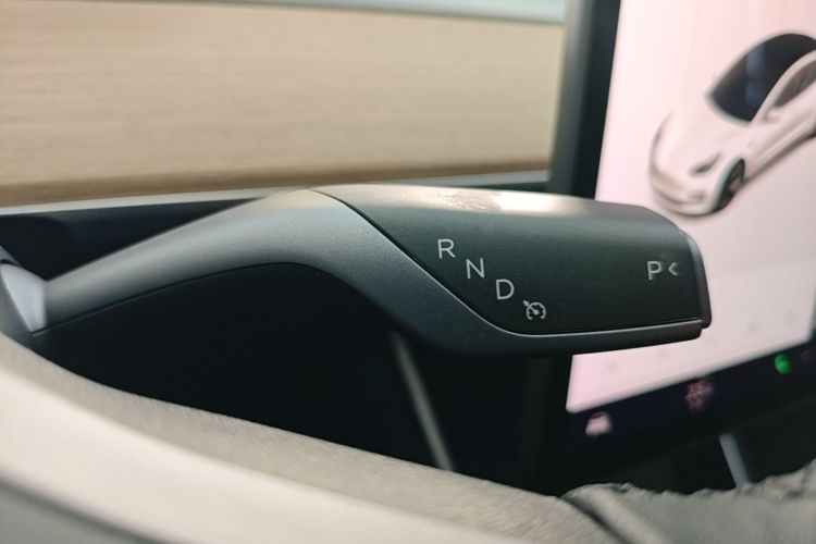 Tesla Model 3 2020 car image #14