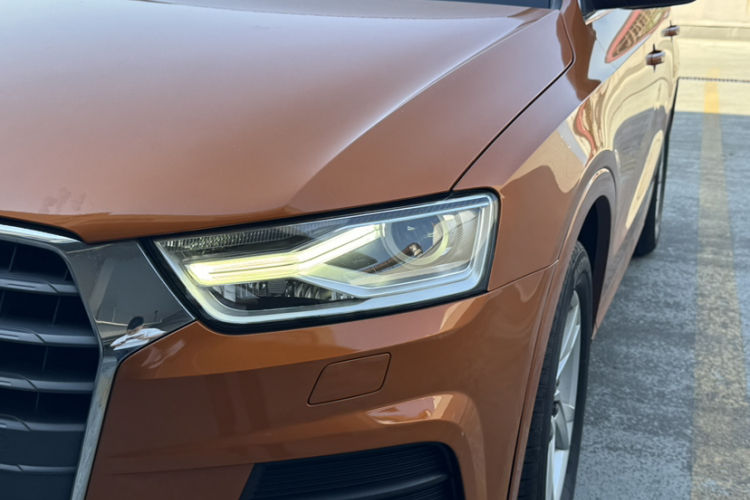 Audi Q3 2016 car image #17