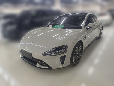 MI SU7 2025 immagine di auto 