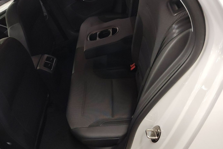 Volkswagen Golf 2018 car image #17