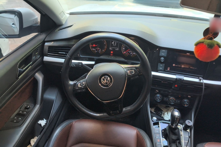 Volkswagen Lavida 2019 car image #11