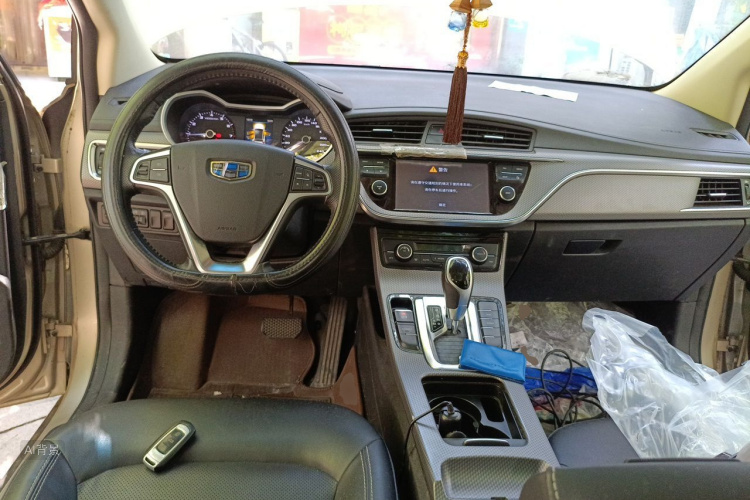 GEELY Emgrand GS 2016 car image #11