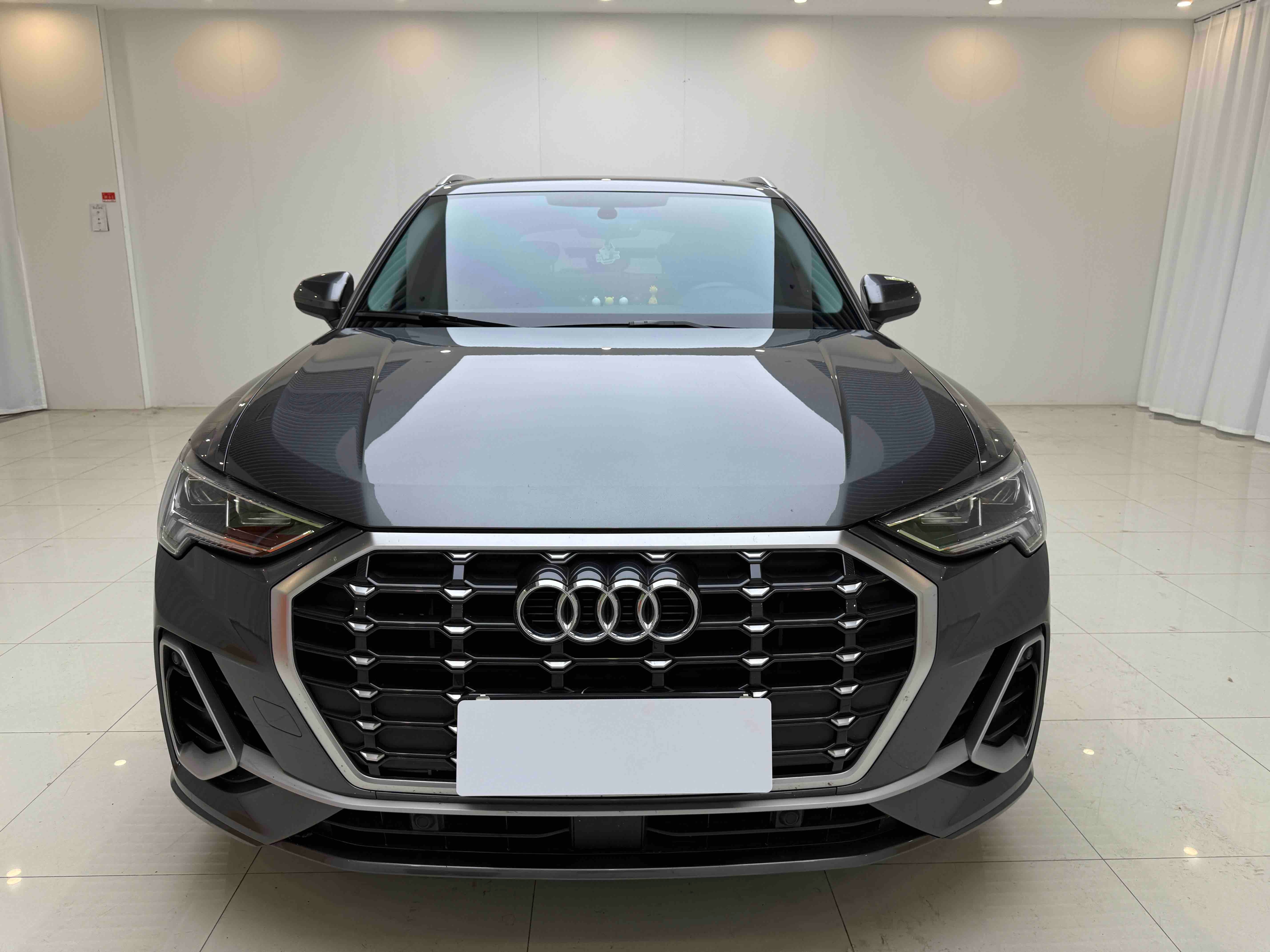 Audi Q3 2021 car image #4