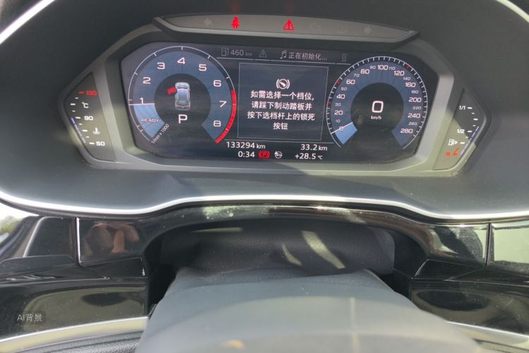 Audi Q3 2019 car image #14