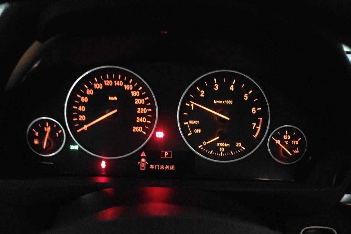 BMW 3 Series 2017 immagine di auto #24
