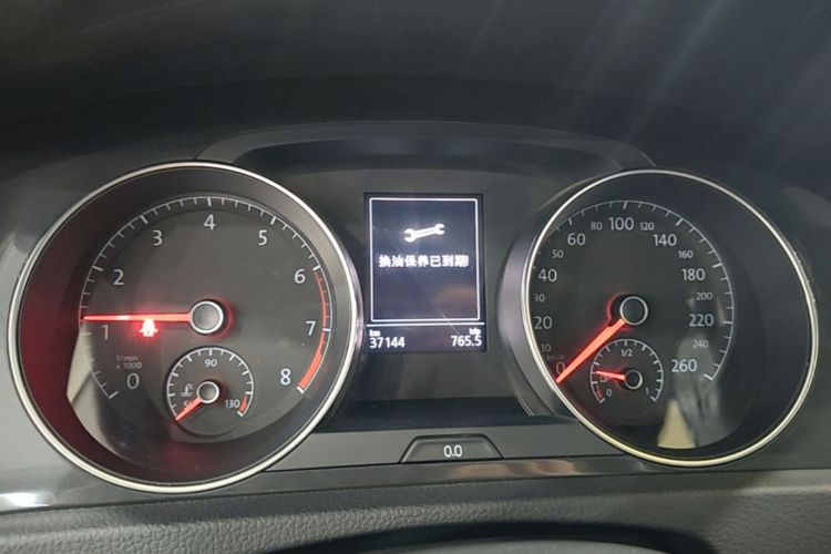 Volkswagen Golf 2018 car image #12