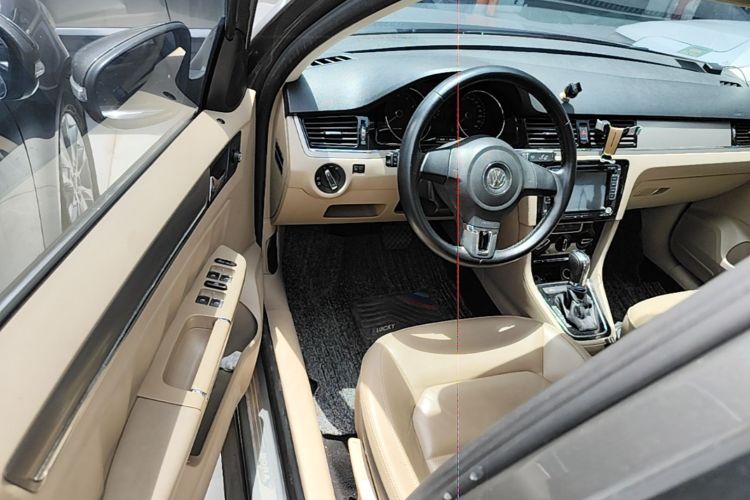 Volkswagen Bora 2014 immagine di auto #16