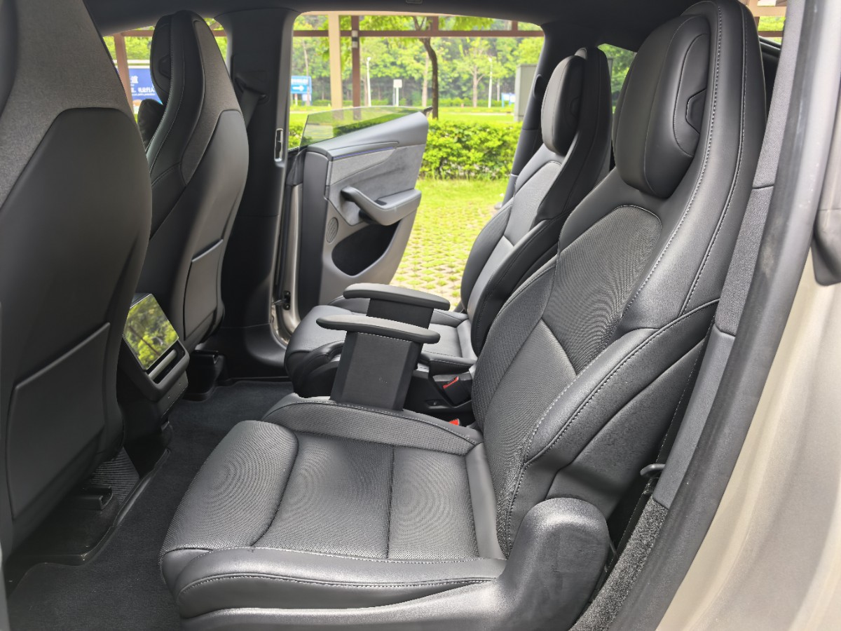 Tesla Model Y L 2025 #8 Tesla Model Y L 2025 immagine di auto #8