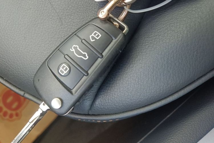 Audi Q3 2016 immagine di auto #14
