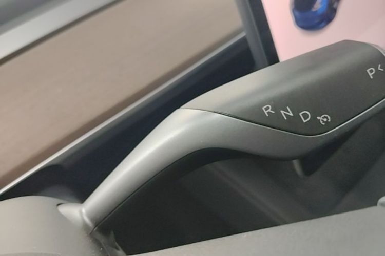 Tesla Model 3 2021 car image #18