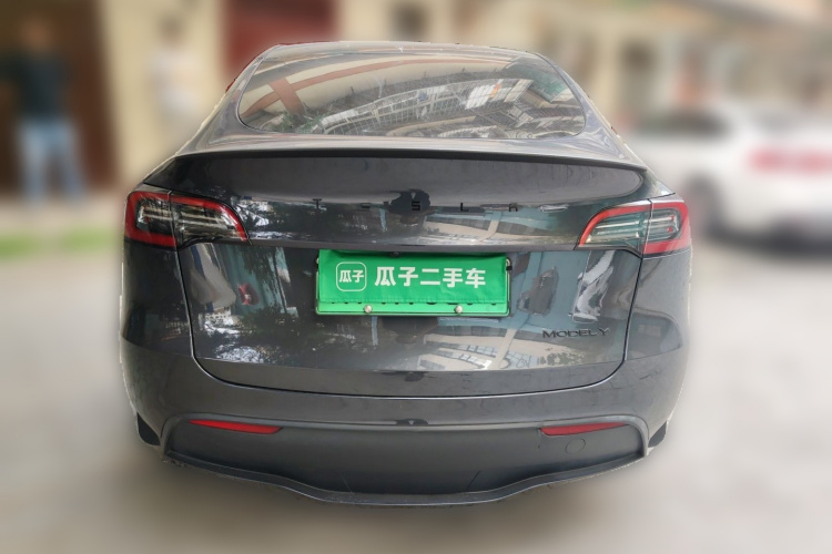 Tesla Model Y 2024 #4 Tesla Model Y 2024 immagine di auto #4