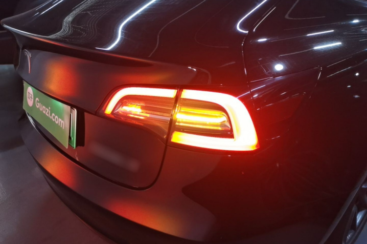 Tesla Model 3 2023 car image #8