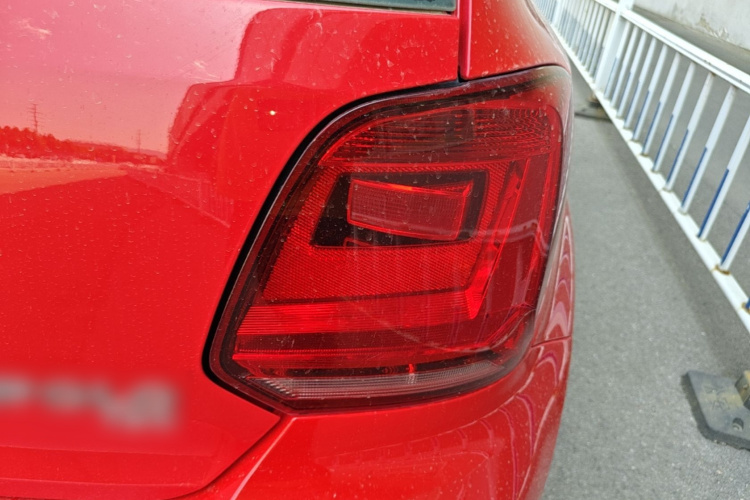 Volkswagen Polo 2017 car image #8