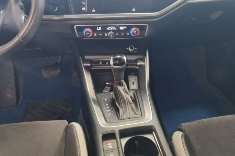 Audi Q3 2019 #14 Audi Q3 2019 car image #14
