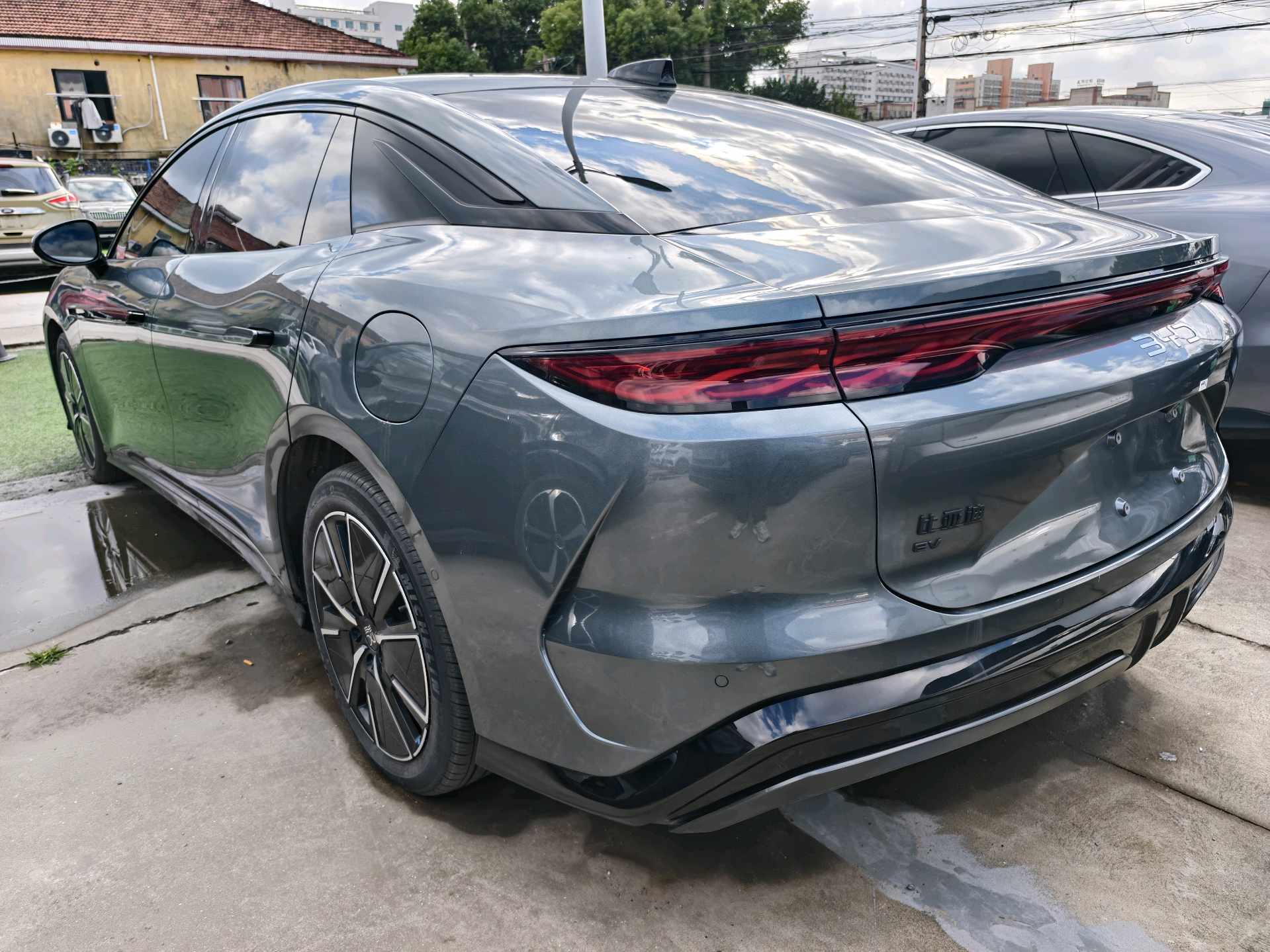 BYD HanL 2025 immagine di auto #5