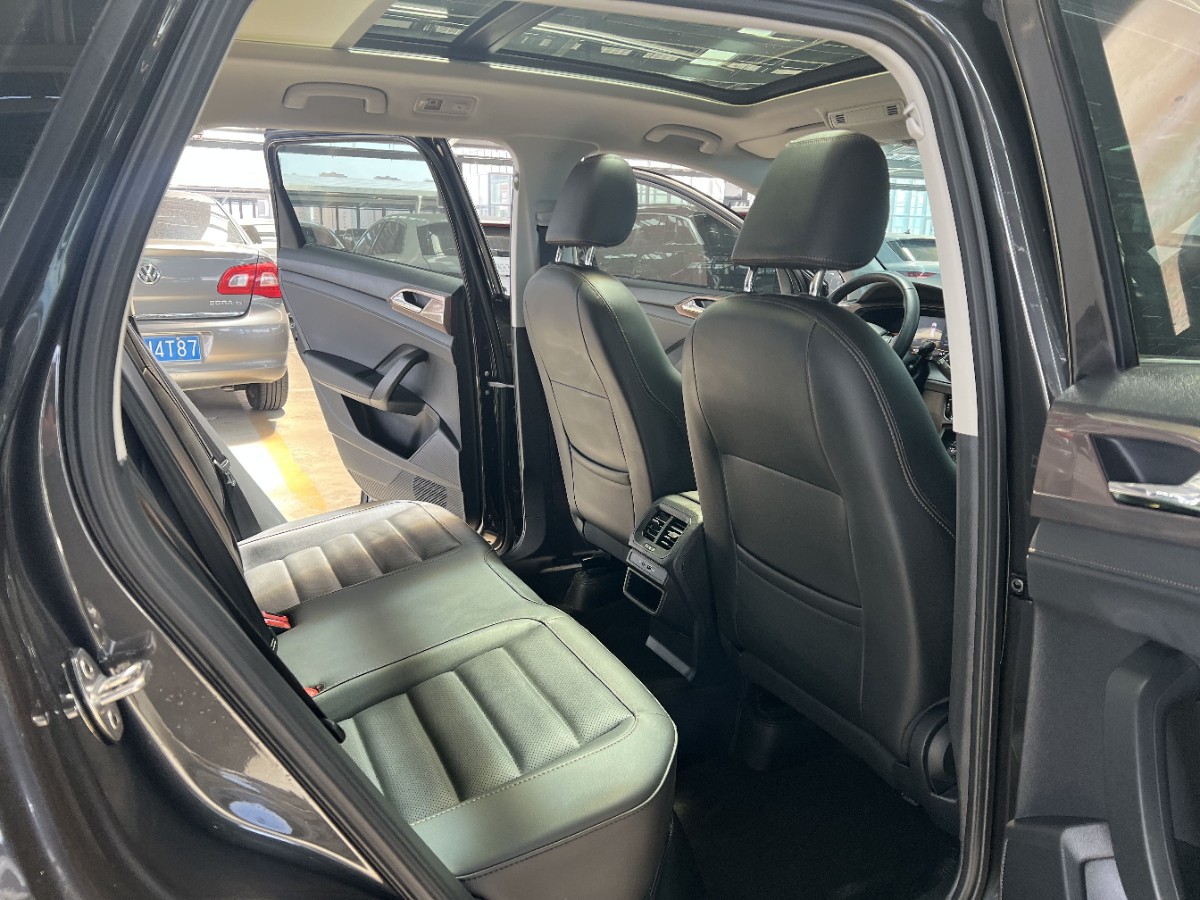 Volkswagen Tharu 2022 car image #8