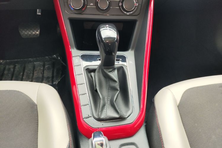 Volkswagen Polo 2019 car image #14