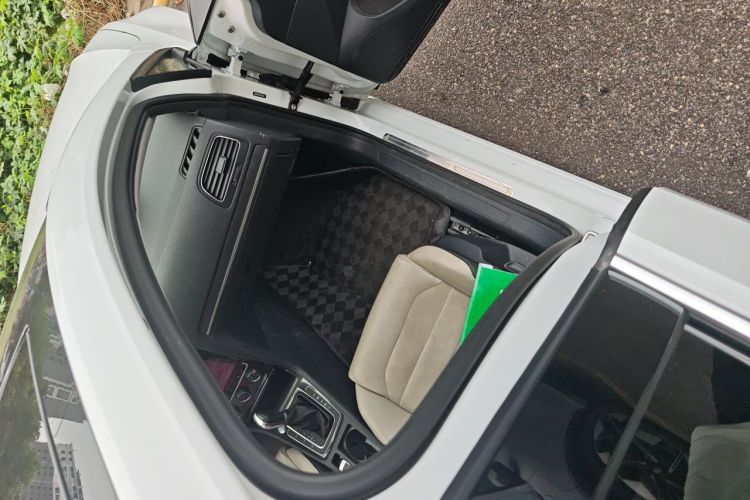 Volkswagen Golf 2017 car image #25