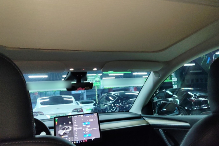 Tesla Model Y 2022 #18 Tesla Model Y 2022 car image #18