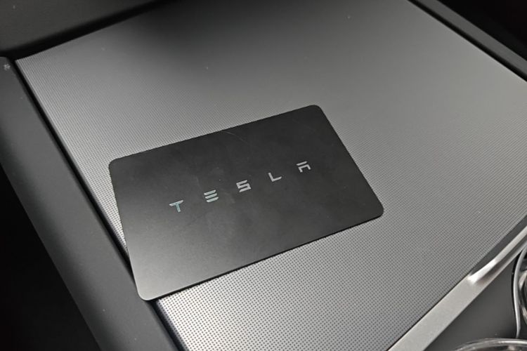 Tesla Model Y 2026 car image #9