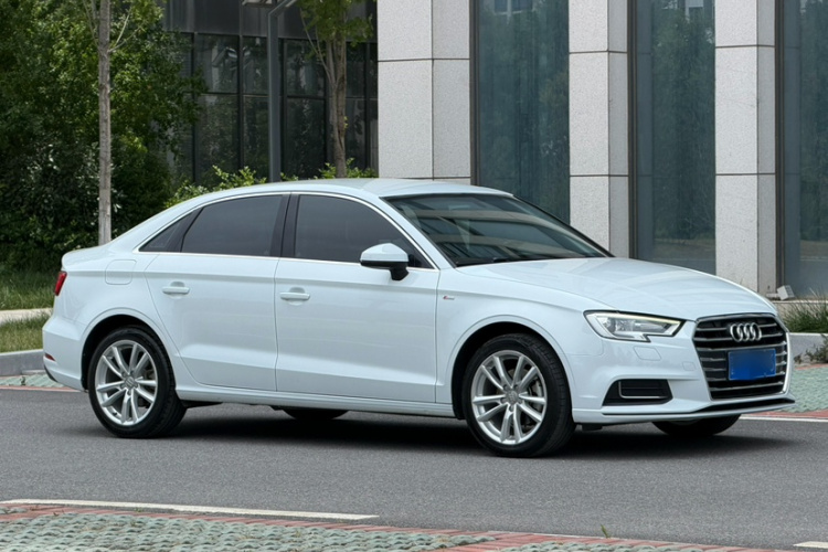 Audi A3 2019 #4 Audi A3 2019 car image #4